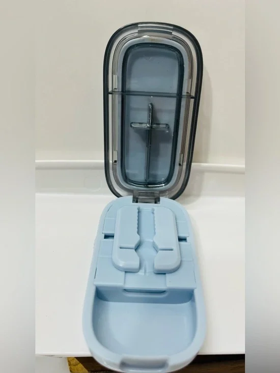 e-chu Compact Rectangular Pill Cutter - Picture 6 of 8